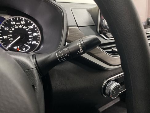 Used 2025 Nissan Altima 2.5 SV image 23