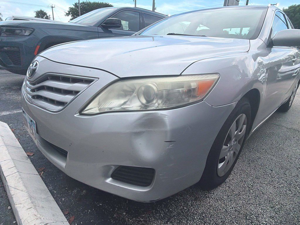 Used 2011 Toyota Camry LE FWD image 14