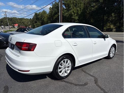 Used 2017 Volkswagen Jetta S image 6