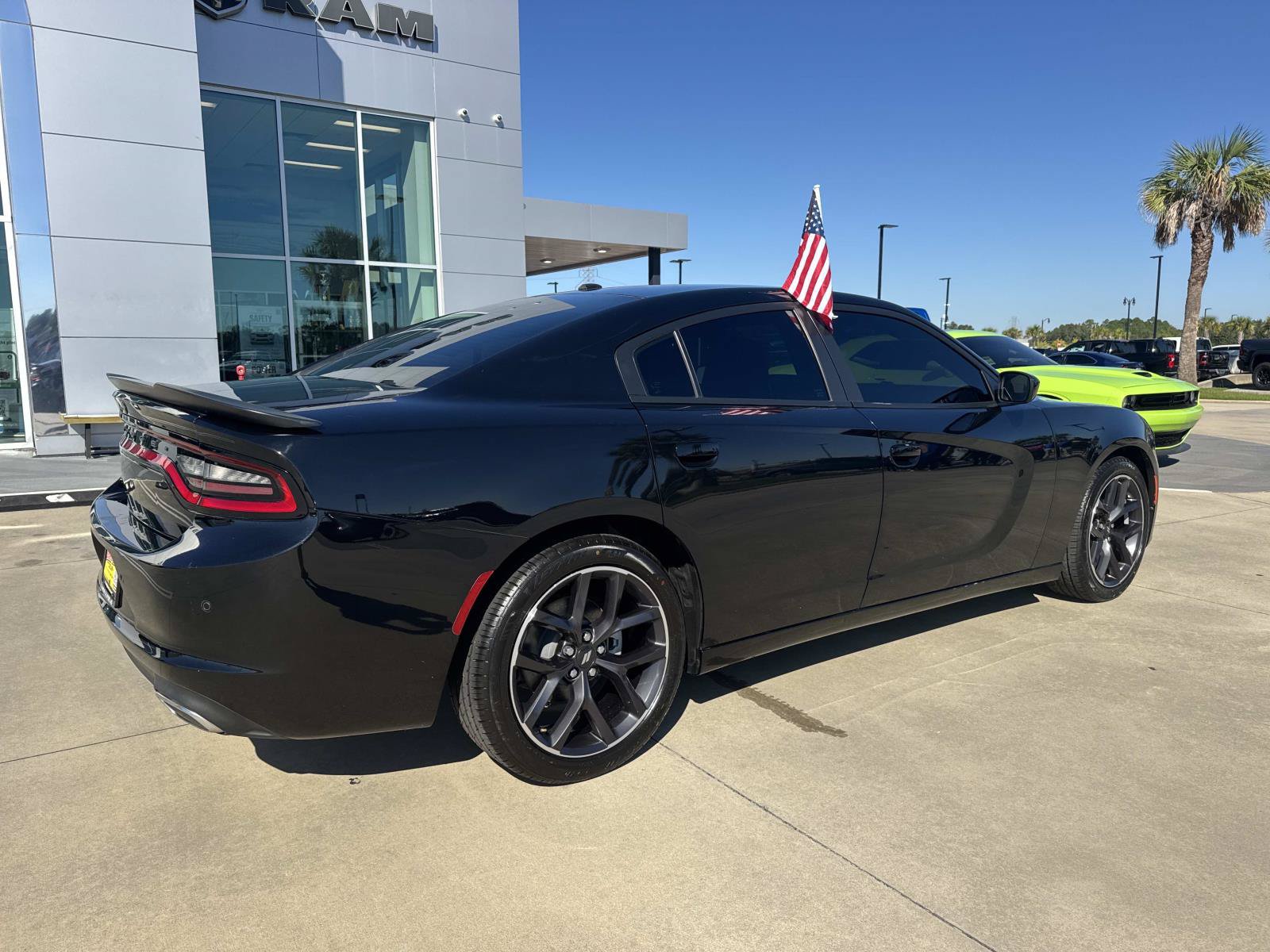 Used 2021 Dodge Charger SXT w/ Blacktop Package RWD image 7