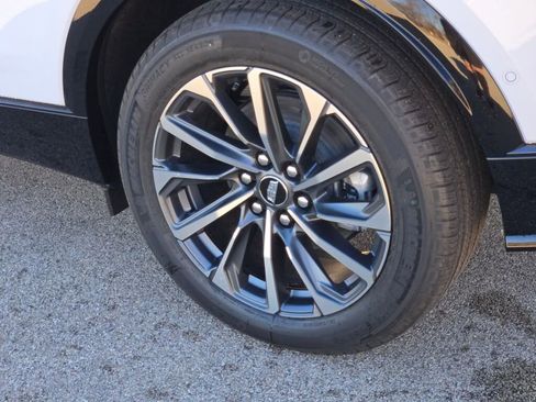 New 2026 Cadillac Lyriq Premium Sport image 17