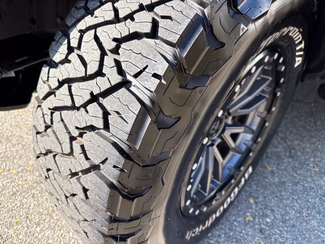 Used 2025 Ford Bronco 2-Door AWD/4WD image 8