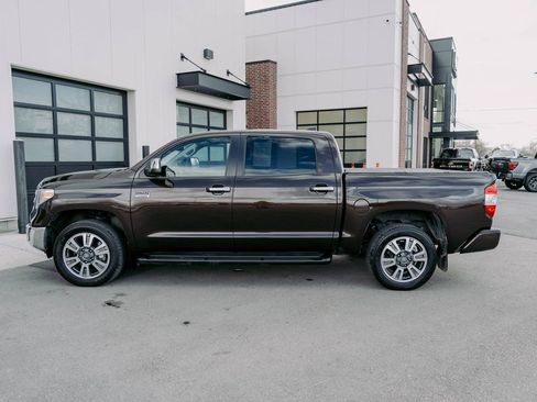 Used 2021 Toyota Tundra 4x4 CrewMax image 5