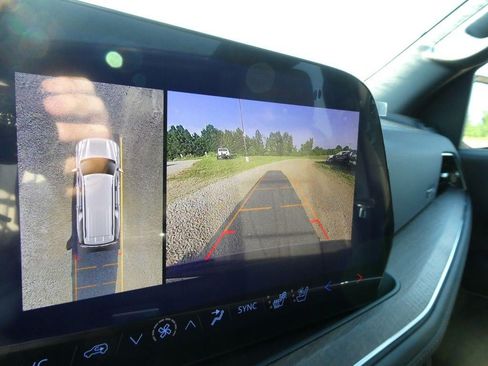 New 2026 Chevrolet Suburban High Country AWD/4WD image 27