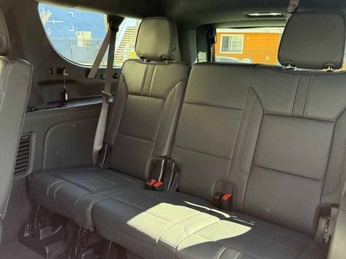 Used 2025 Chevrolet Suburban RST image 22