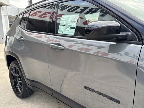 Used 2023 Jeep Compass Altitude w/ Sun and Sound Group image 15