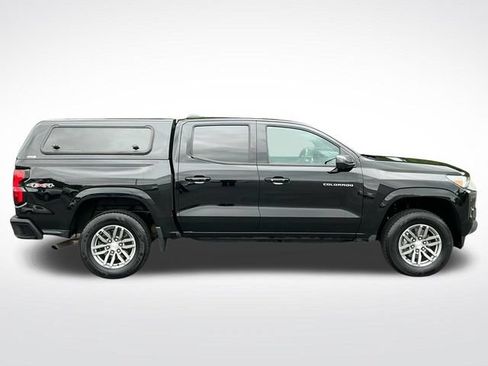 Used 2023 Chevrolet Colorado LT w/ LT Convenience Package II AWD/4WD image 8