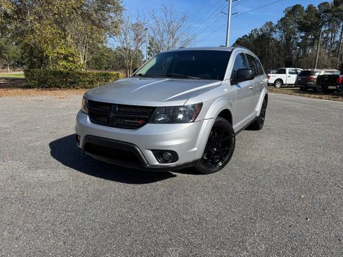 Used 2013 Dodge Journey SXT w/ Flexible Seating Group image 32