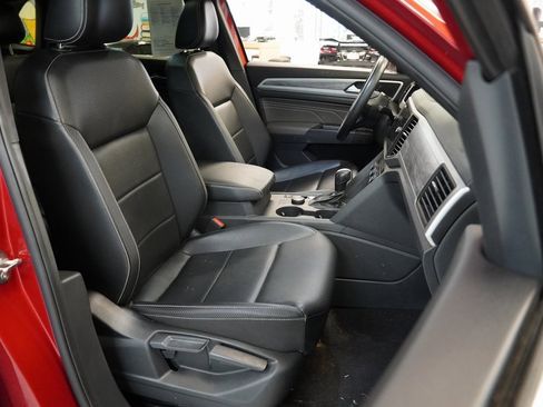 Used 2021 Volkswagen Atlas Cross Sport SE w/ Panoramic Sunroof Package image 32