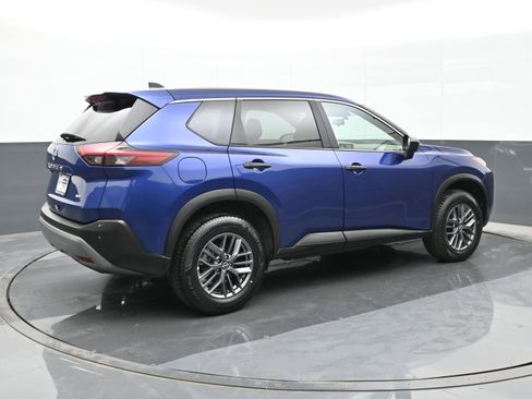 Used 2023 Nissan Rogue S image 8