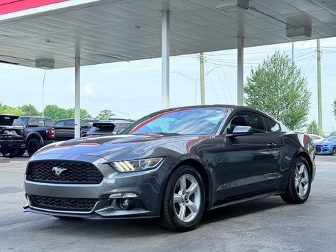 Used 2015 Ford Mustang Coupe RWD image 6