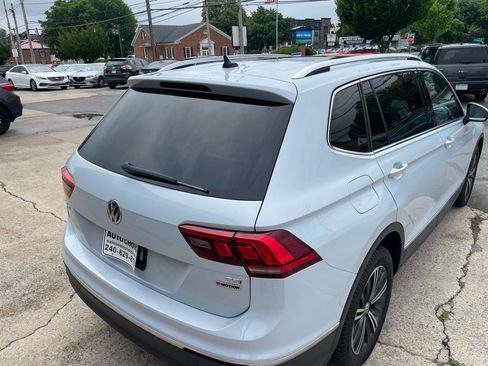 Used 2018 Volkswagen Tiguan SE AWD/4WD image 21