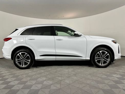 Used 2025 Audi Q5 Premium AWD/4WD image 30
