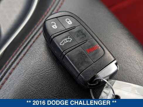 Used 2016 Dodge Challenger R/T Scat Pack w/ Leather Interior Group RWD image 31