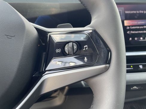 Used 2026 BMW 530i w/ Executive Package image 22