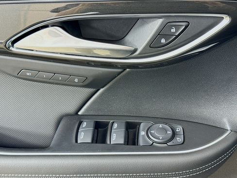 Used 2025 Buick Envision Preferred AWD/4WD image 19