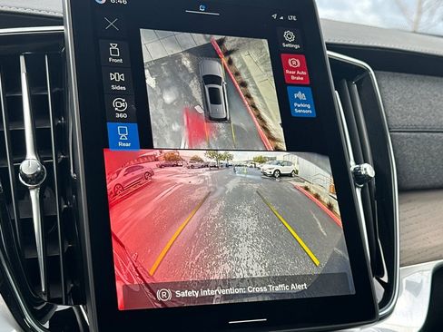 New 2026 Volvo XC90 T8 Plus w/ Protection Package Premier image 22