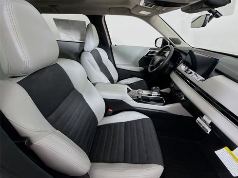 New 2025 Mitsubishi Outlander SE image 27