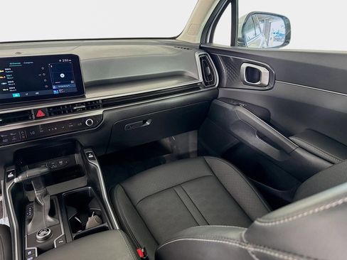 Certified 2025 Kia Sorento S image 24