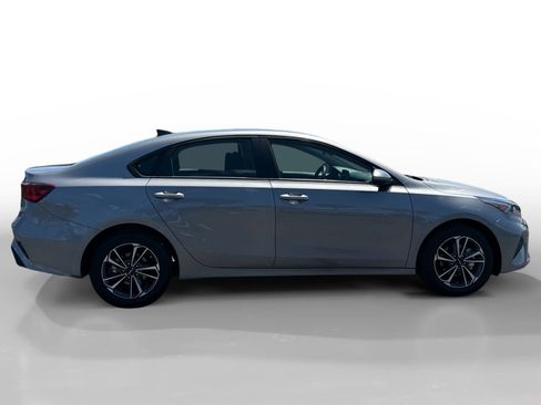 Used 2024 Kia Forte LXS image 6