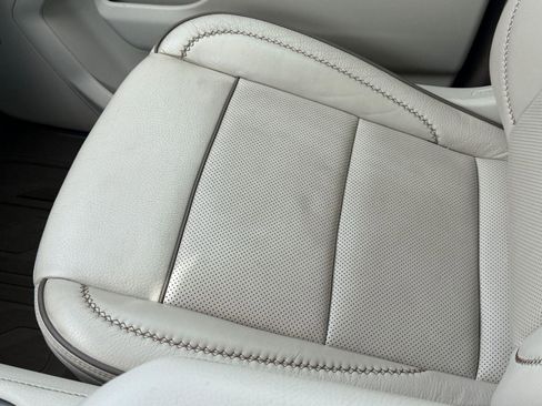 Used 2022 GMC Yukon XL Denali w/ Denali Premium Package image 32