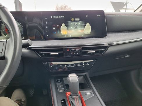 Used 2025 Nissan Kicks SR w/ SR Premium Package image 32