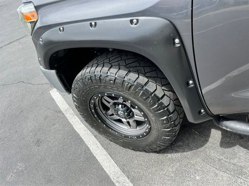 Used 2018 Toyota Tundra SR5 w/ TRD Off Road Package image 18