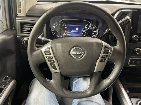 Used 2023 Nissan Titan SV w/ SV Convenience Package image 14