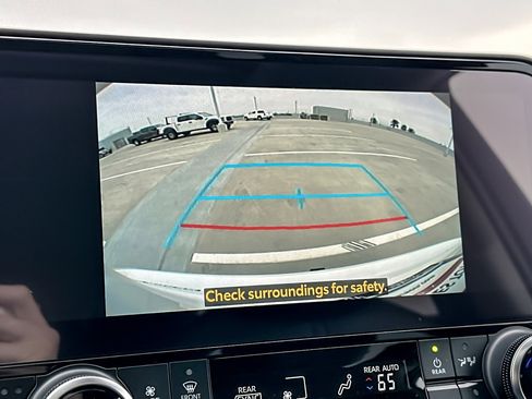 Certified 2023 Toyota Highlander XLE image 19