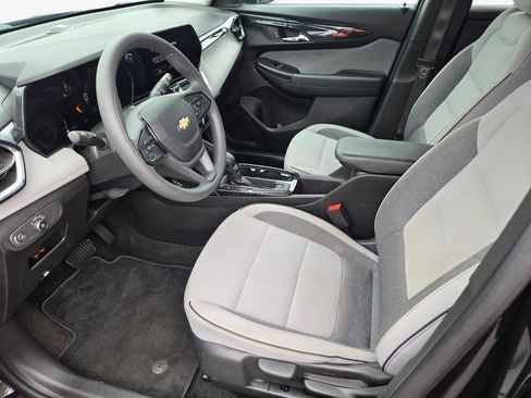 Used 2024 Chevrolet TrailBlazer LT w/ Driver Confidence Package FWD image 9