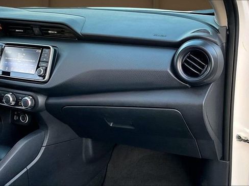 Used 2024 Nissan Kicks S image 17