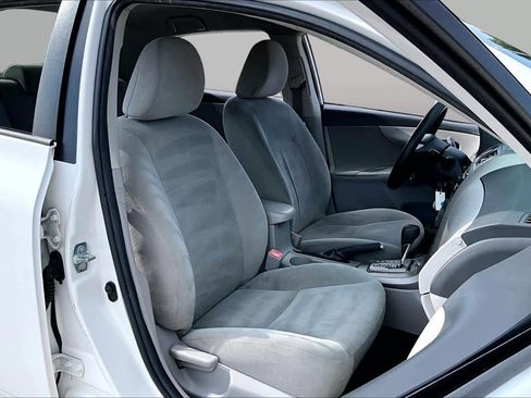 Used 2012 Toyota Corolla LE FWD image 8