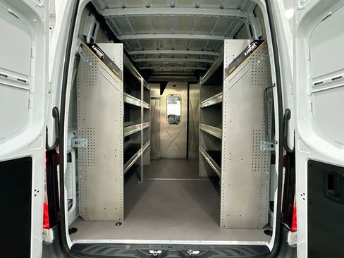 Used 2025 Mercedes-Benz Sprinter 2500 image 24