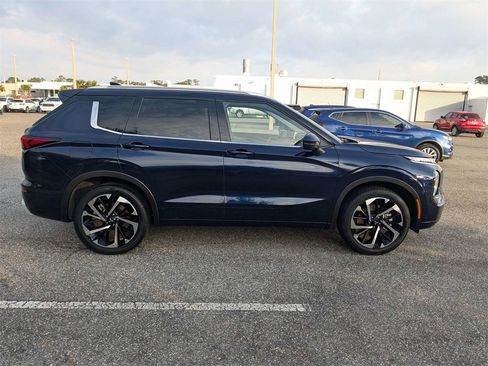 Used 2024 Mitsubishi Outlander SEL image 3