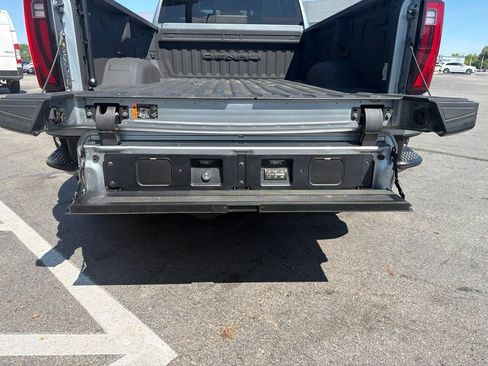 Used 2024 GMC Sierra 3500 Denali Ultimate AWD/4WD image 6