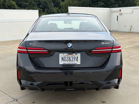 Used 2026 BMW 530i xDrive w/ M Sport Package AWD/4WD image 6