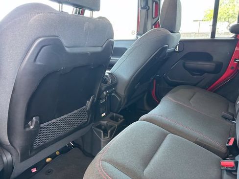 Used 2025 Jeep Wrangler Unlimited Rubicon AWD/4WD image 10