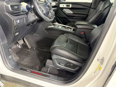 Used 2020 Ford Explorer ST w/ ST Street Pack image 11