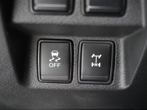 Used 2023 Nissan Frontier PRO-4X w/ Technology Package AWD/4WD image 25