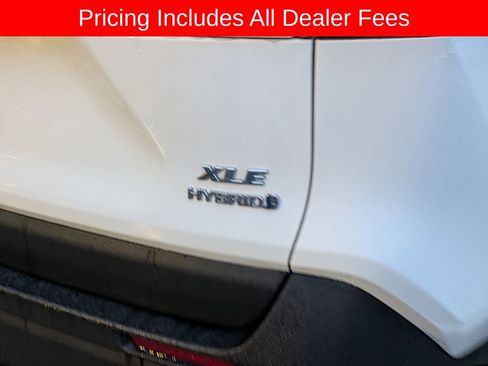 Used 2024 Toyota RAV4 XLE AWD/4WD image 8