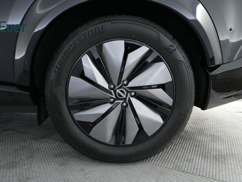 Used 2024 Nissan Ariya AWD image 9