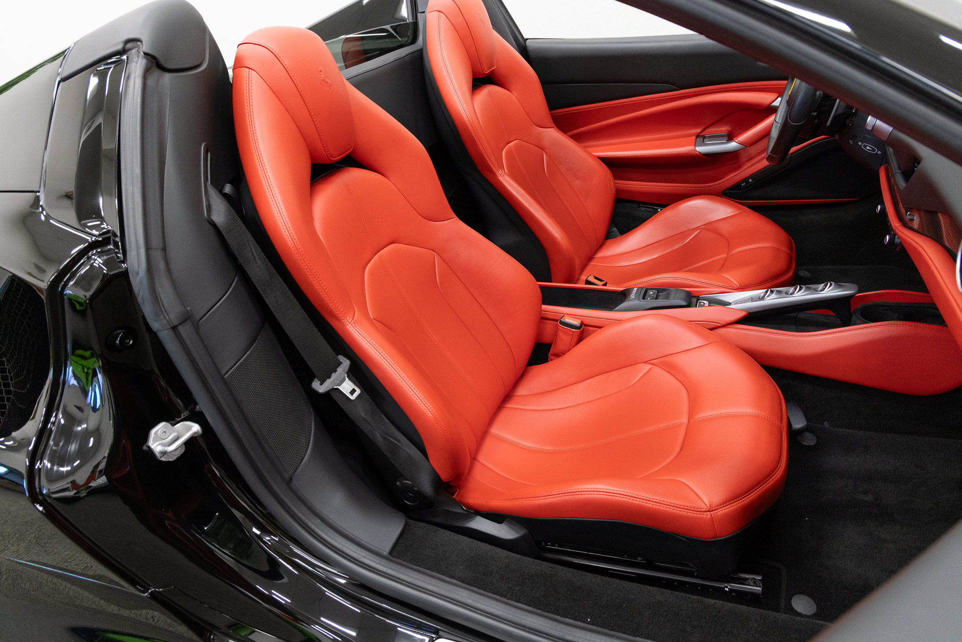 Used 2021 Ferrari F8 Tributo RWD image 27