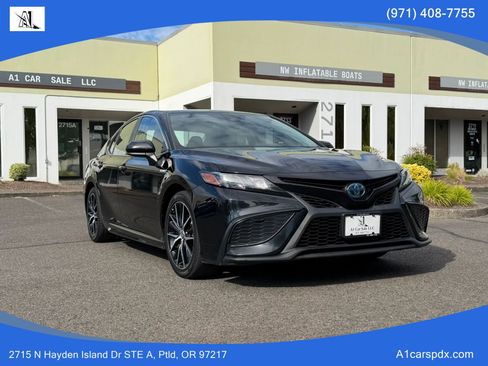 Used 2021 Toyota Camry SE FWD image 2