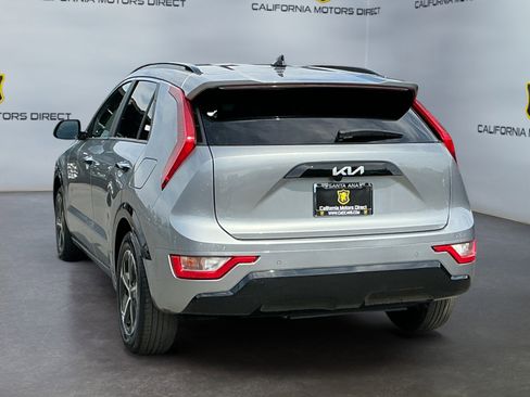 Used 2024 Kia Niro SX FWD image 7