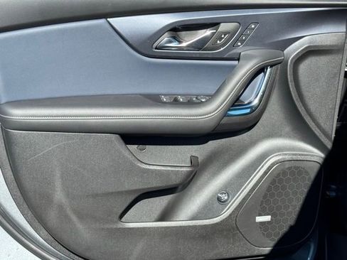 Used 2025 Chevrolet Blazer RS w/ Enhanced Convenience Package image 16