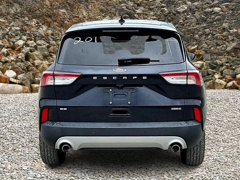 Used 2021 Ford Escape SE image 4