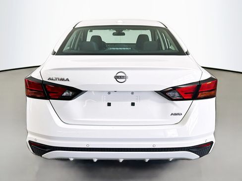 Used 2025 Nissan Altima 2.5 SV AWD/4WD image 6