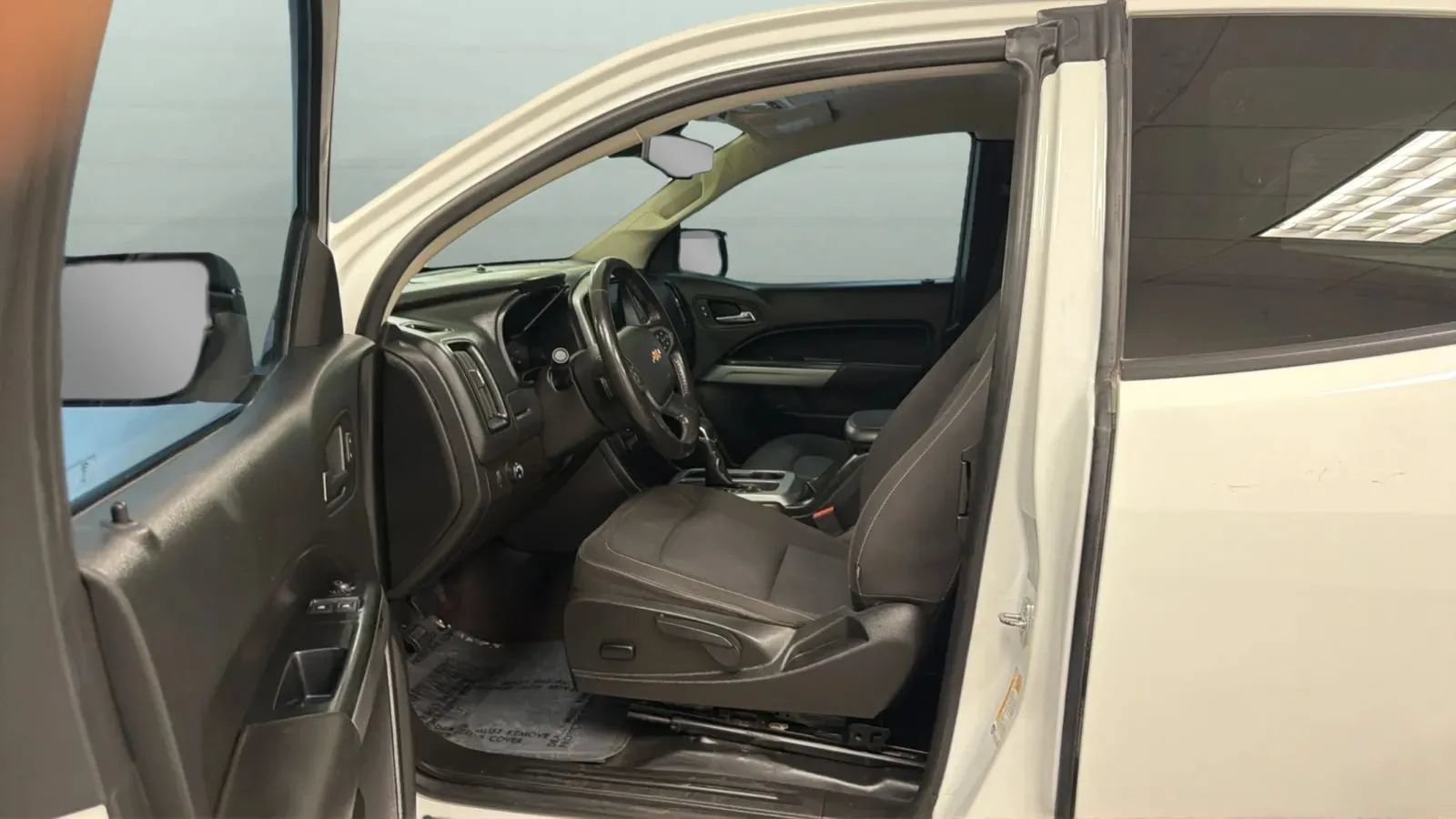 Used 2022 Chevrolet Colorado LT w/ Fleet Safety Package RWD image 19
