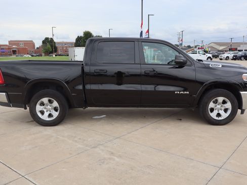 Used 2025 RAM 1500 Big Horn AWD/4WD image 4