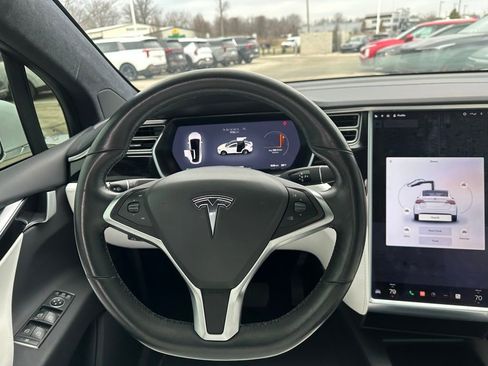 Used 2017 Tesla Model X 90D image 15